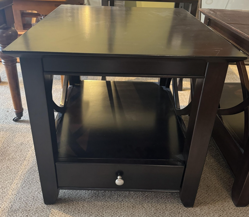 Piedmont End Table 955-OT1020